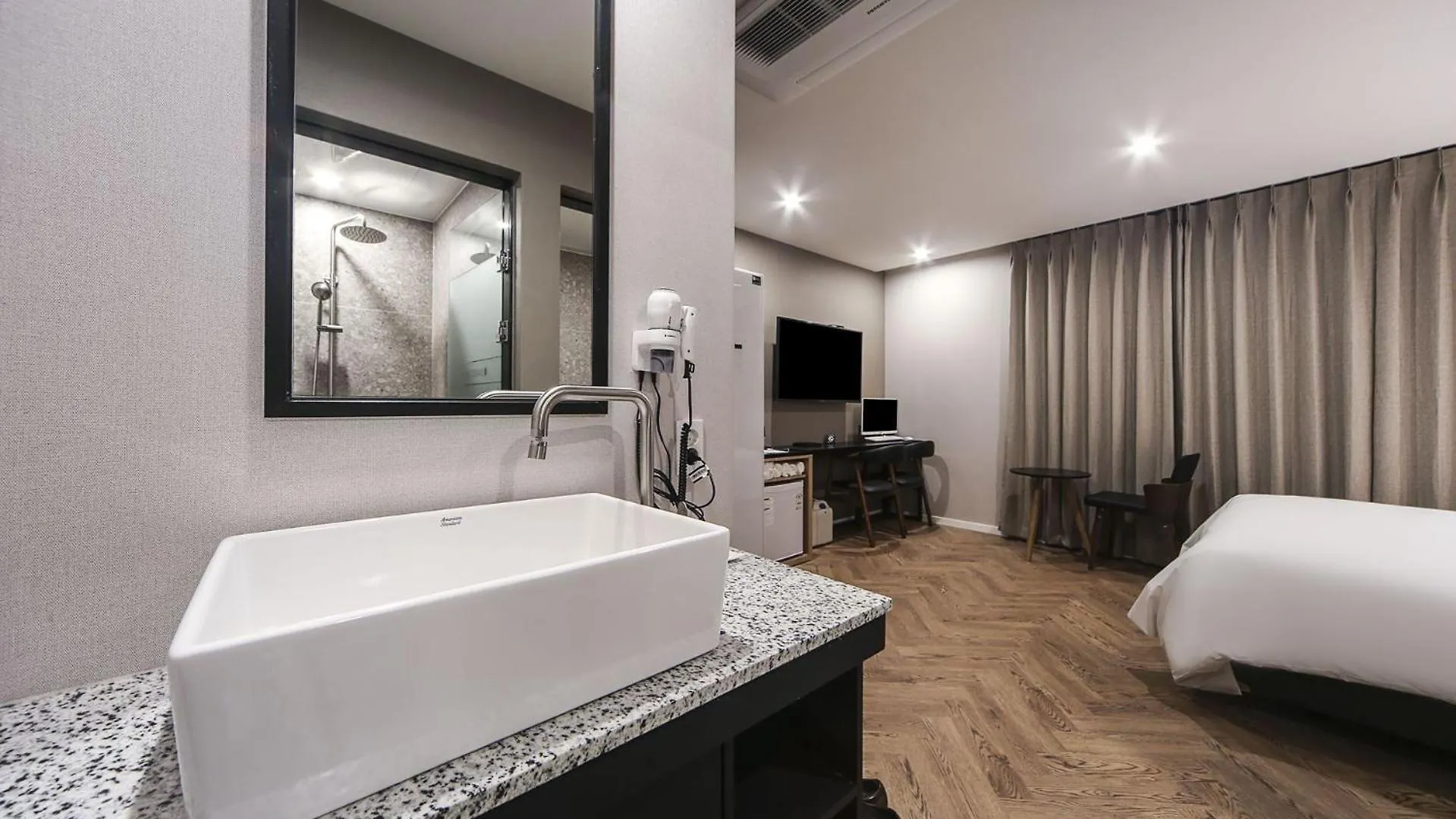 ***  Maron Hotel Nampo Busan South Korea